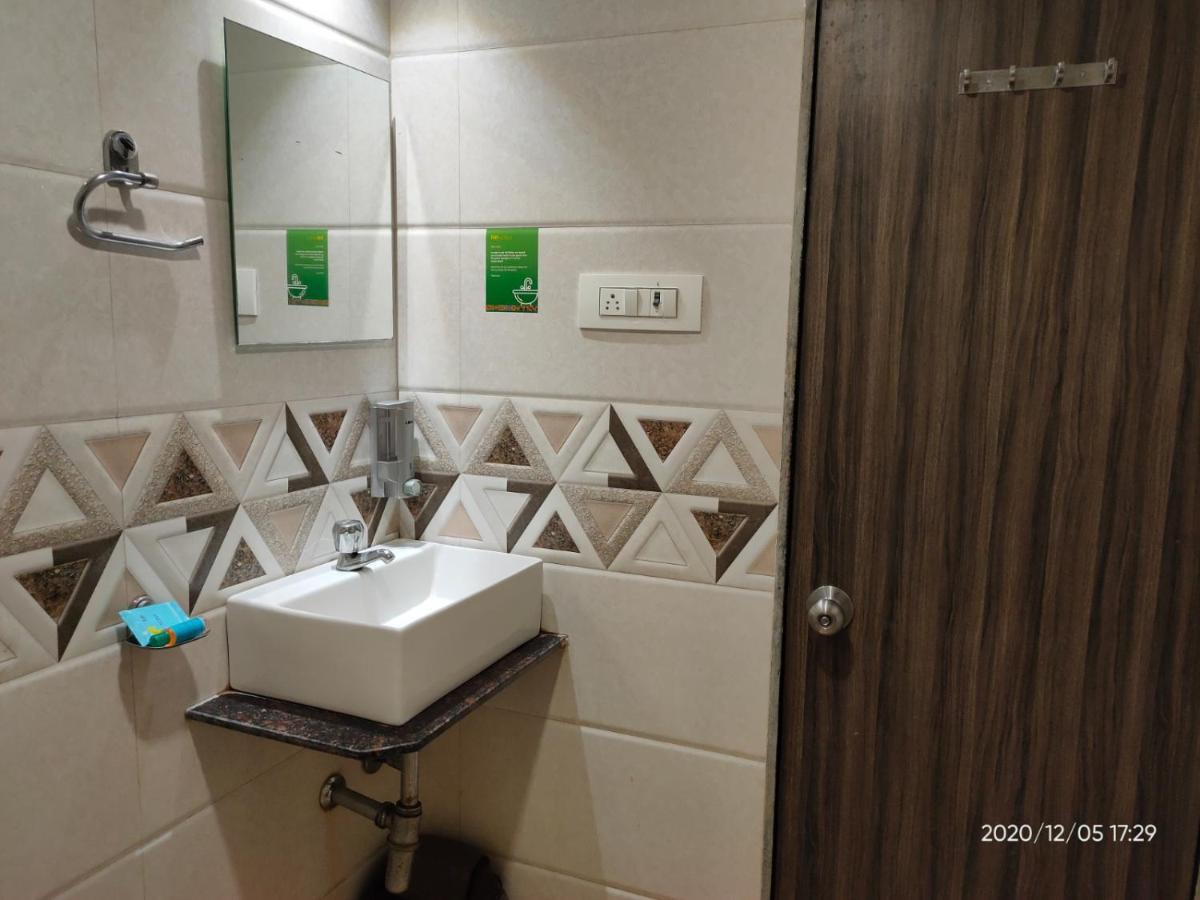 Orange International-Santacruz Hotel Mumbai Exterior photo